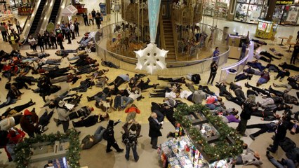 Protesters Shake Up Black Friday Shopping For Mike Brown