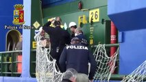 Pozzallo - 252 migranti in un barcone, fermati dalla Polizia 7 scafisti