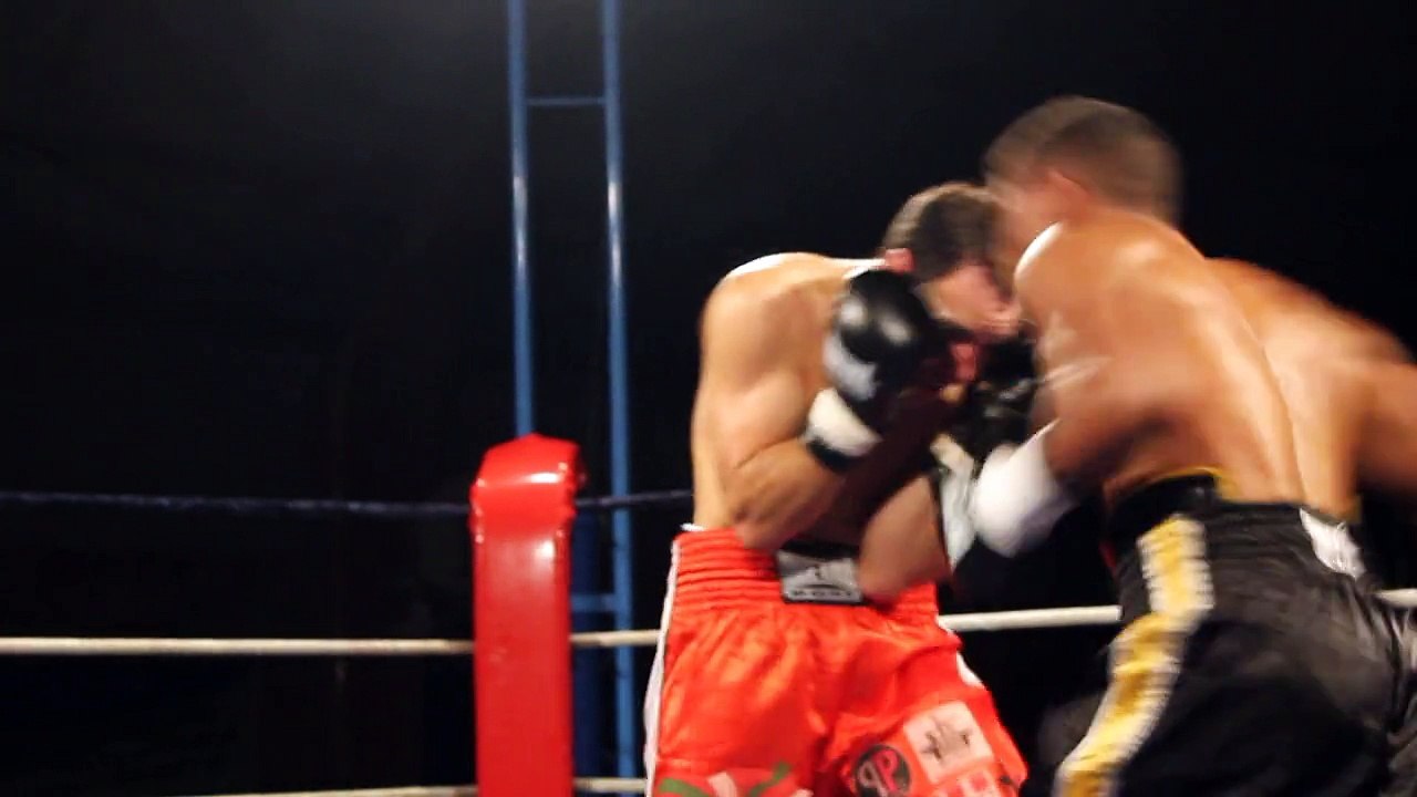 Super Finale du critérium espoirs boxe (1er round Andrew Francillette)