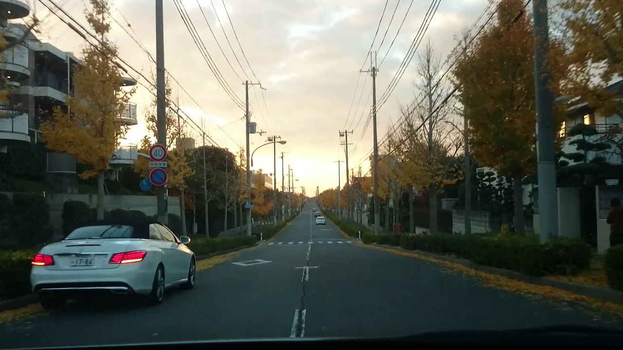 ドライブ映像　学園都市の神戸外大の横の道