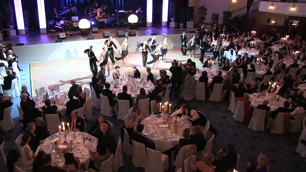 Lateinamerikanische Tänze mở màn cho Unicef Gala 2014