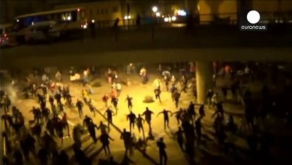 Hüsnü Mübarek'in aklanmasına tepki protestolarında kan aktı