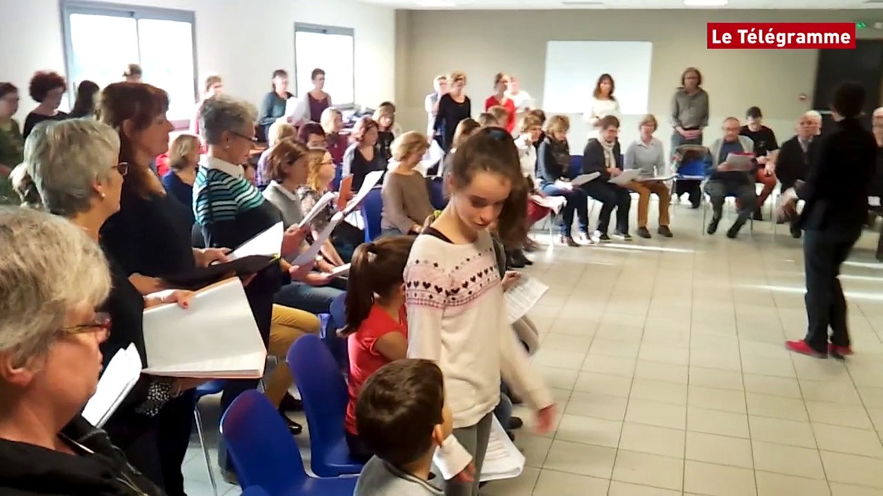 Pays de Dinan. Les habitants aux choeurs d'un opéra d'Offenbach