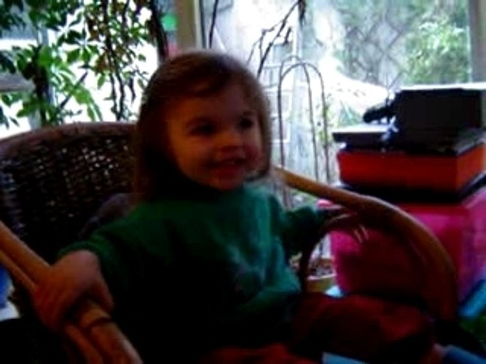 Chloé et le bb qui danse !!