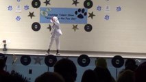 Un garçon de 6 ans danse sur Smooth Criminal de Michael Jackson