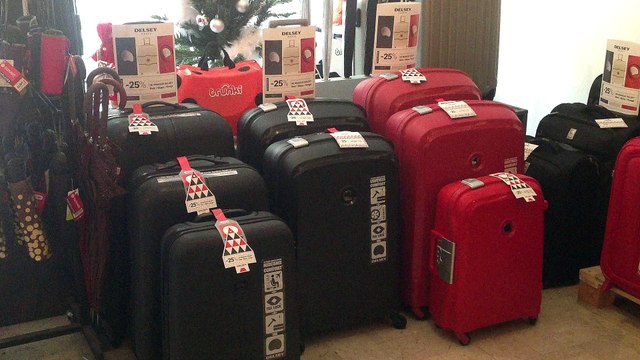 Promotion - 25% valise delsey noir/blanc/rouge chez S'Cale Boutik 28 avenue auber nice face a la gare thiers