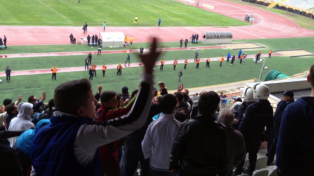 Altay Taraftarları Yönetimi İstifaya Davet Ediyor