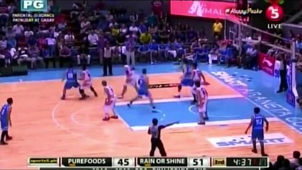PAUL LEE LONG PASS TO Beau Belga IN THE FASTBREAK