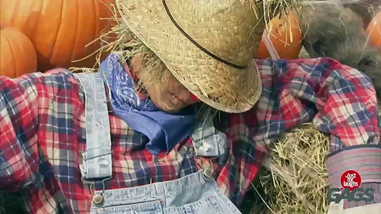 Scary Scarecrow Prank