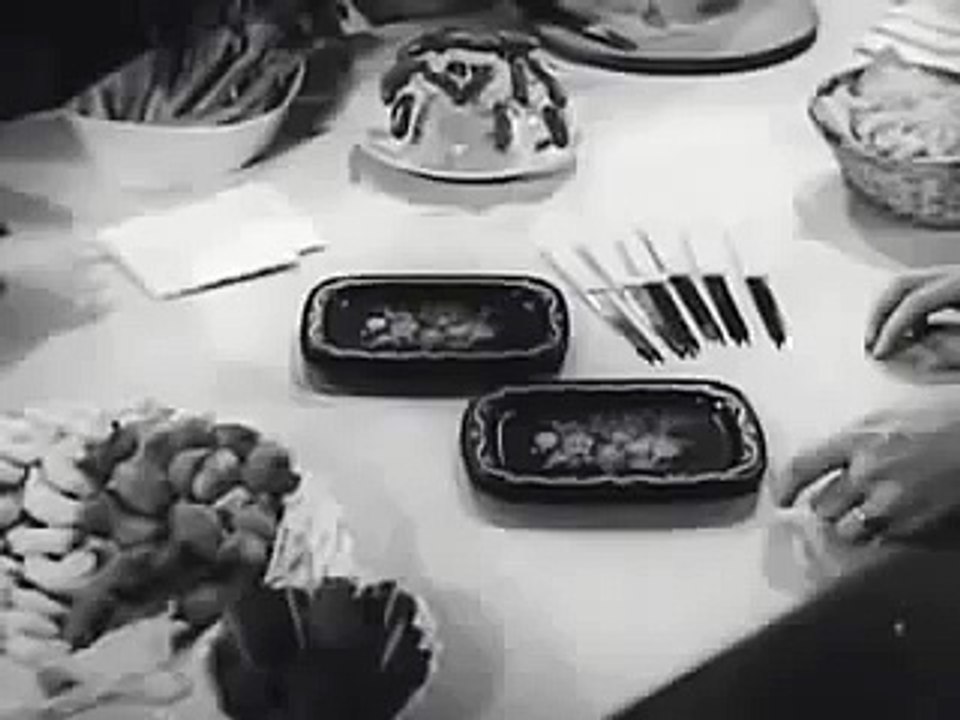 VINTAGE 1960's ERA PROCTOR & GAMBLE FREE KNIVES PROMOTION