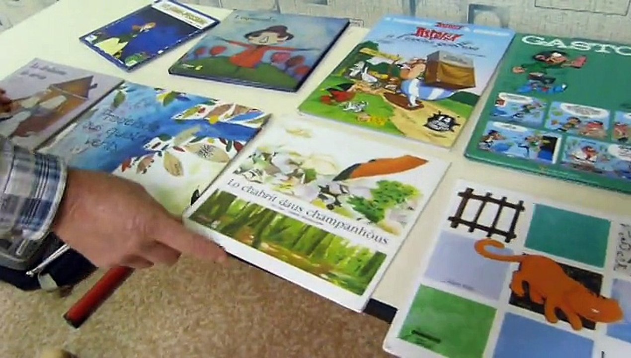 Patrick Ratineaud prépare ses cours d'occitan