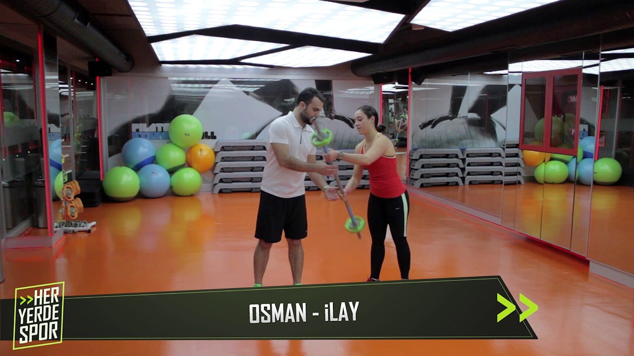 Kol Kaslarını Çalıştırmak için "Barbell Biceps Curl" - Her Yerde Spor