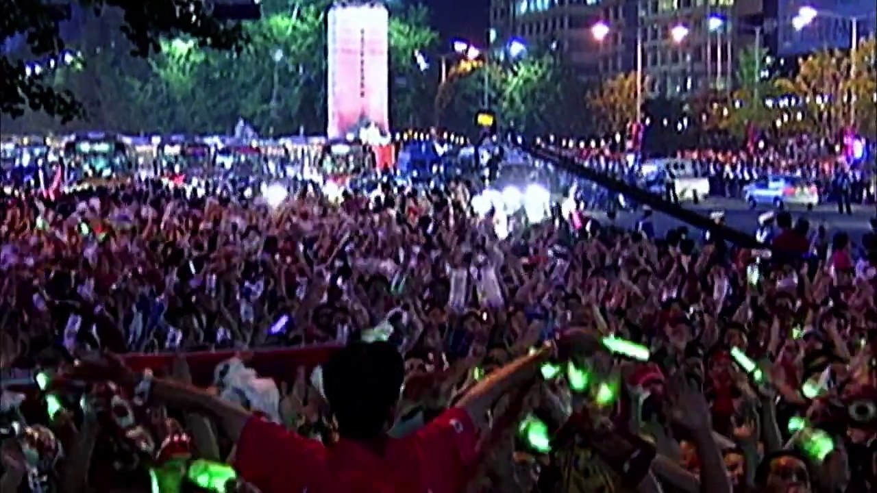 Shakira - Waka Waka (This Time for Africa) (The Official 2010 FIFA World Cup™ Song)