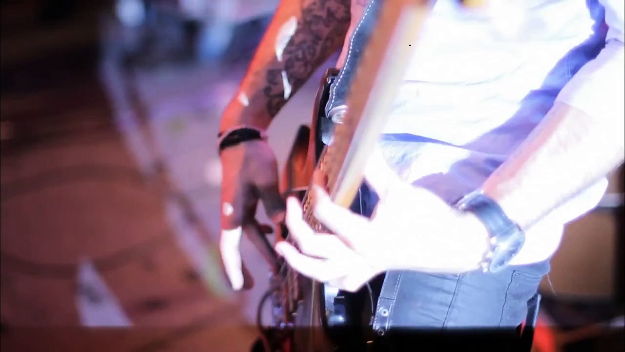 Hot Chelle Rae - I Like It Like That