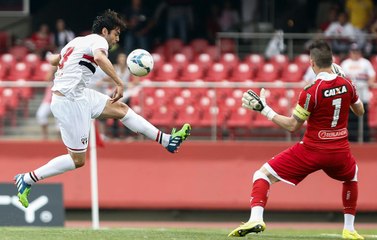 Na despedida de Kaká, Ceni falha e São Paulo só empata