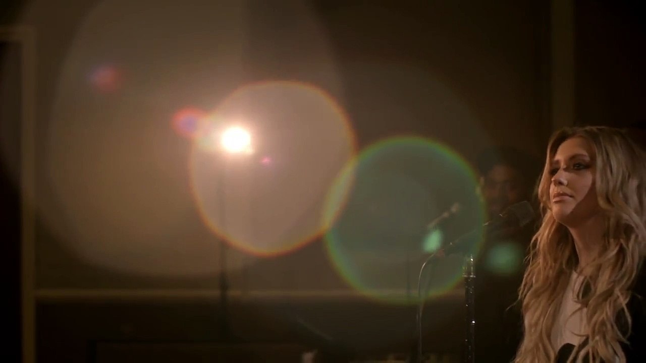 Ella Henderson - Mirror Man (RAK Studio Sessions)