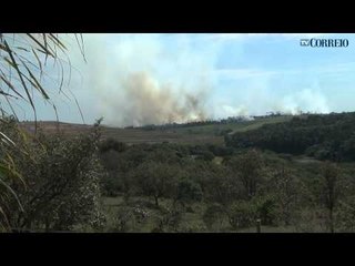 Bombeiros levam 24 horas para combater incêndio