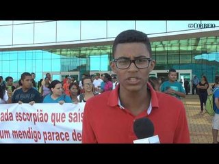 Estudantes protestam em Paulínia contra escola improvisada