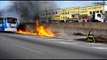 Ônibus articulado pega fogo na Santos Dumont
