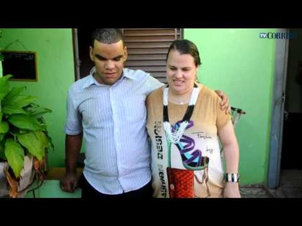 Casamento de noivos cegos mobiliza comunidade