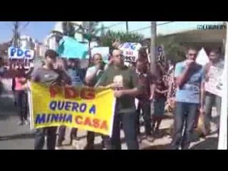Abril 2013 - Clientes protestam contra construtora