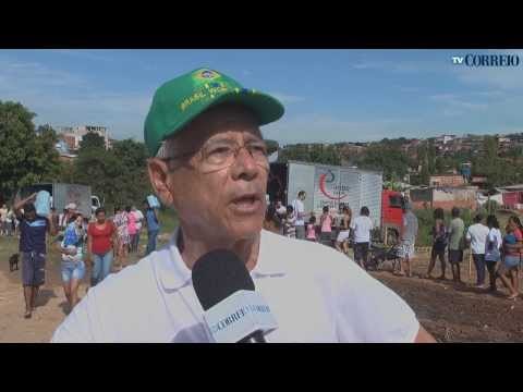 Moradores do Satélite Íris recebem cestas básicas