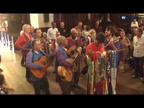 Companhia de Folia de Reis se apresenta na Catedral