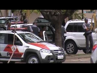 Quadrilha invade shopping e causa pânico