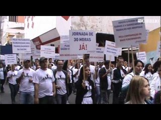 Télécharger la video: Manifestantes vão às ruas pedir melhorias na saúde