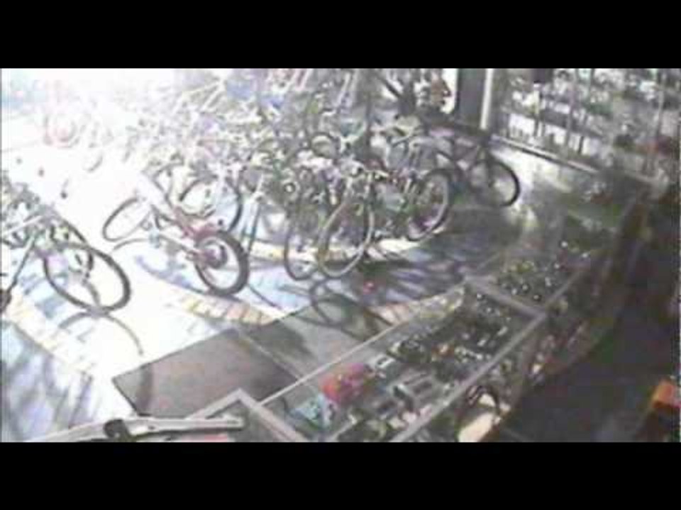 Ladrões roubam R$100 mil em bicicletas
