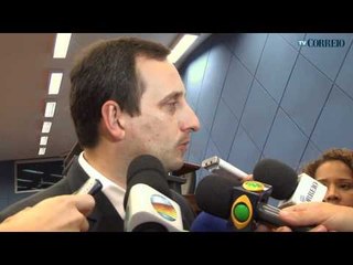 Ex-secretário chora na CPI da Corrupção