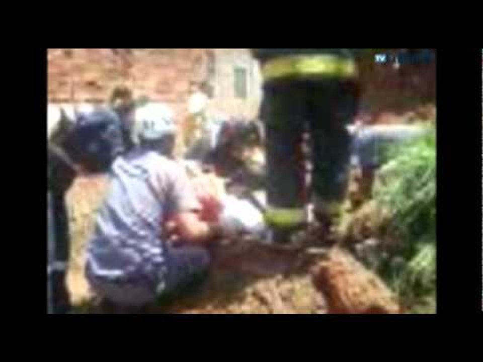 Muro cai e deixa pedreiro soterrado
