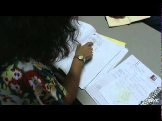 Mãe e padrasto abandonam menino de 12 anos