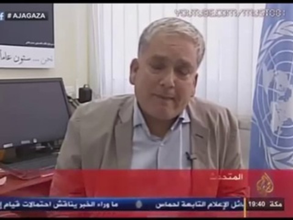 المتحدث بإسم الأونروا يجهش بالبكاء لهول ما شاهده في مدرسة الأونروا التي قصفها الإحتلال الصهيوني