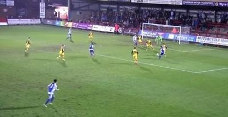 Kalecinin Üzerinden Aşırttı, Efsane Gol Attı