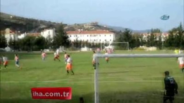 Nejat İşler, Amatör Maçta Olay Çıkardı