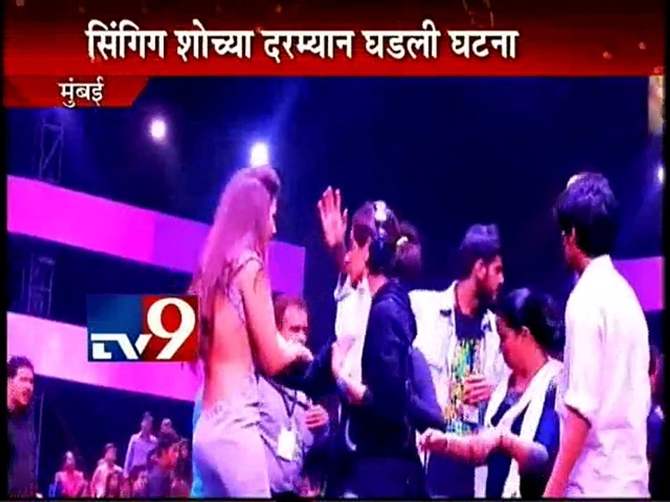 Gauhar Khan Slapped by Audience-TV9