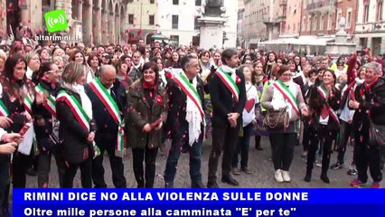 Rimini dice no alla violenza sulle donne: oltre mille alla camminata