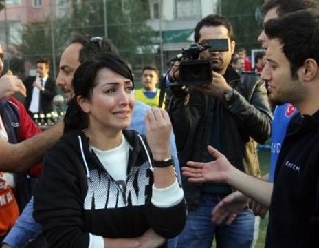 Kadın Teknik Direktör Önce Sevindi Sonra Ağladı