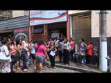 Merendeiras protestam por salários atrasados em Campinas
