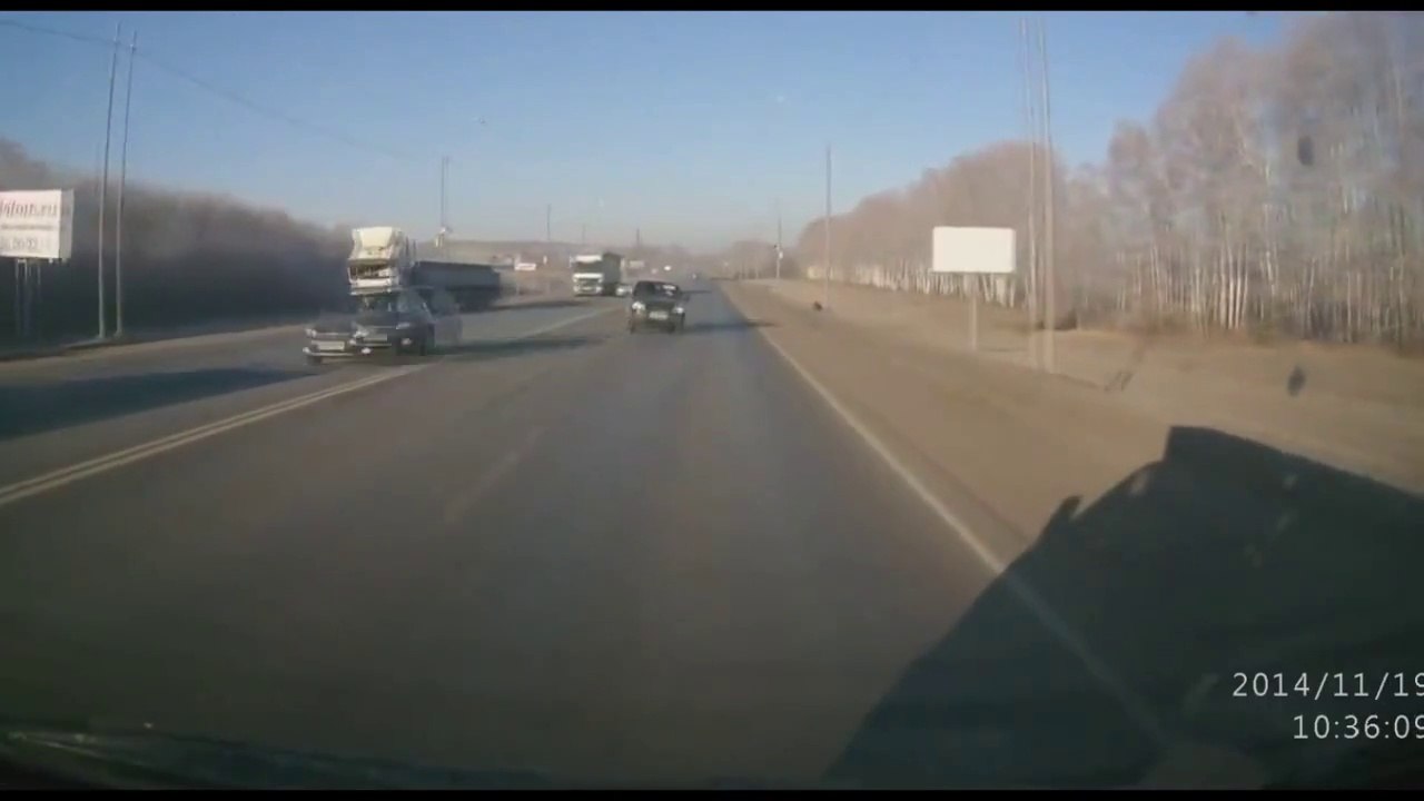 Un conducteur endormi se réveille juste à temps! Crash évité de justesse