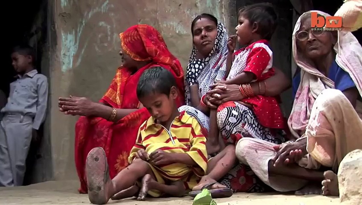 Ce garçon vit avec 8 membres !