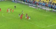 Sow Penaltı Atarken 12 Futbolcu Ceza Sahasına Girdi, Hakem Görmedi