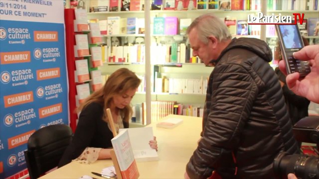 Valérie Trierweiler en dédicace à Chambly