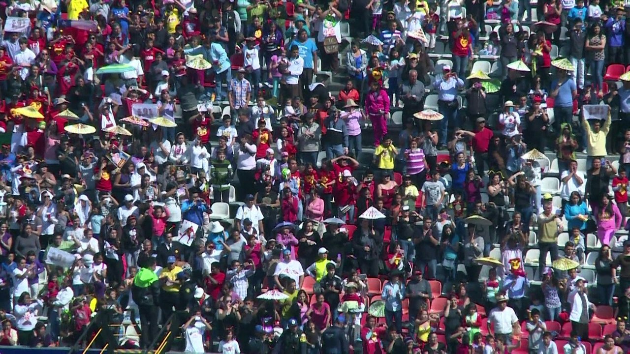 México dice adiós a "Chespirito" con un multitudinario homenaje