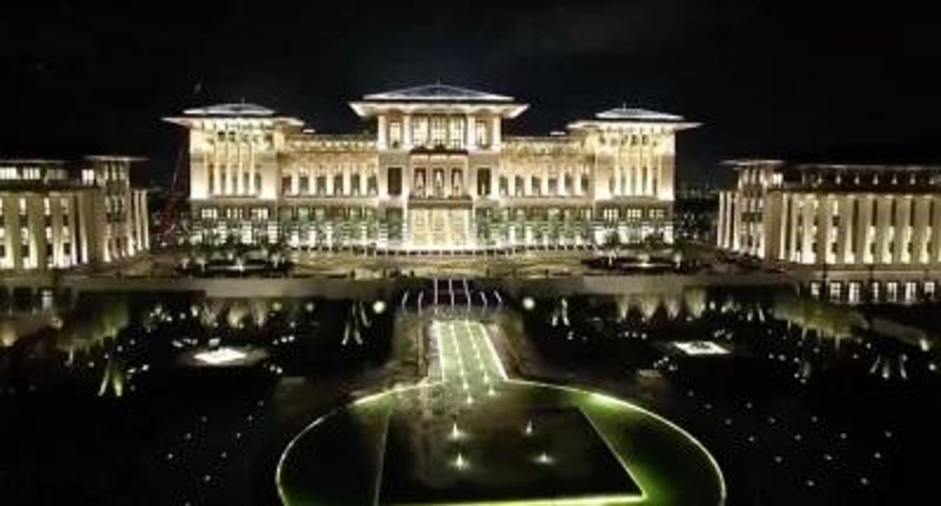 AK Parti'yi Kara Kara Düşündüren AK Saray Anketi