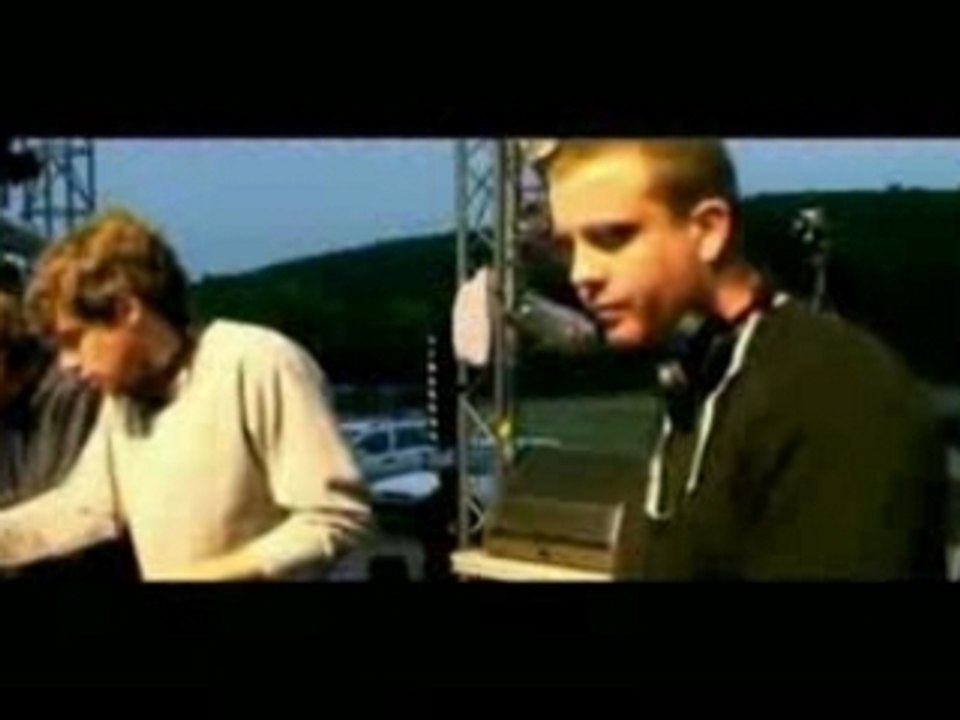 Dj pone svinkels birdy nam nam