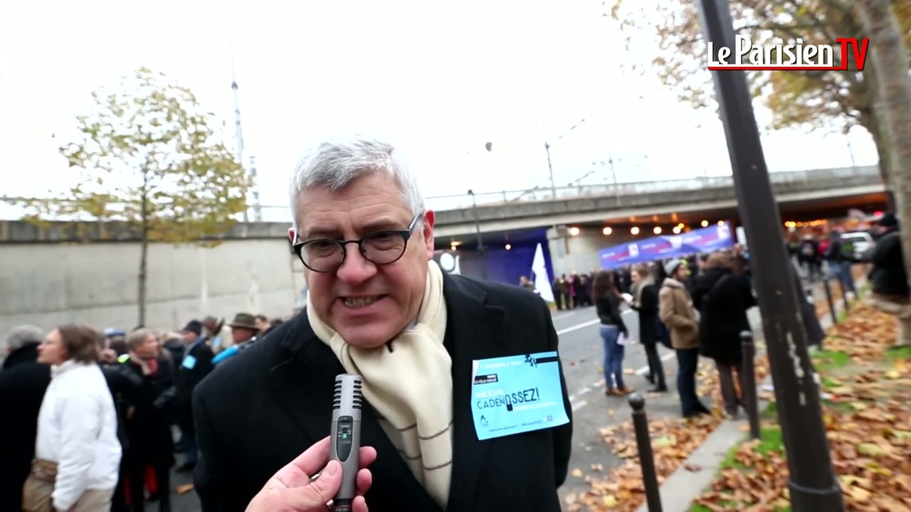 Les patrons en colère manifestent à Paris .