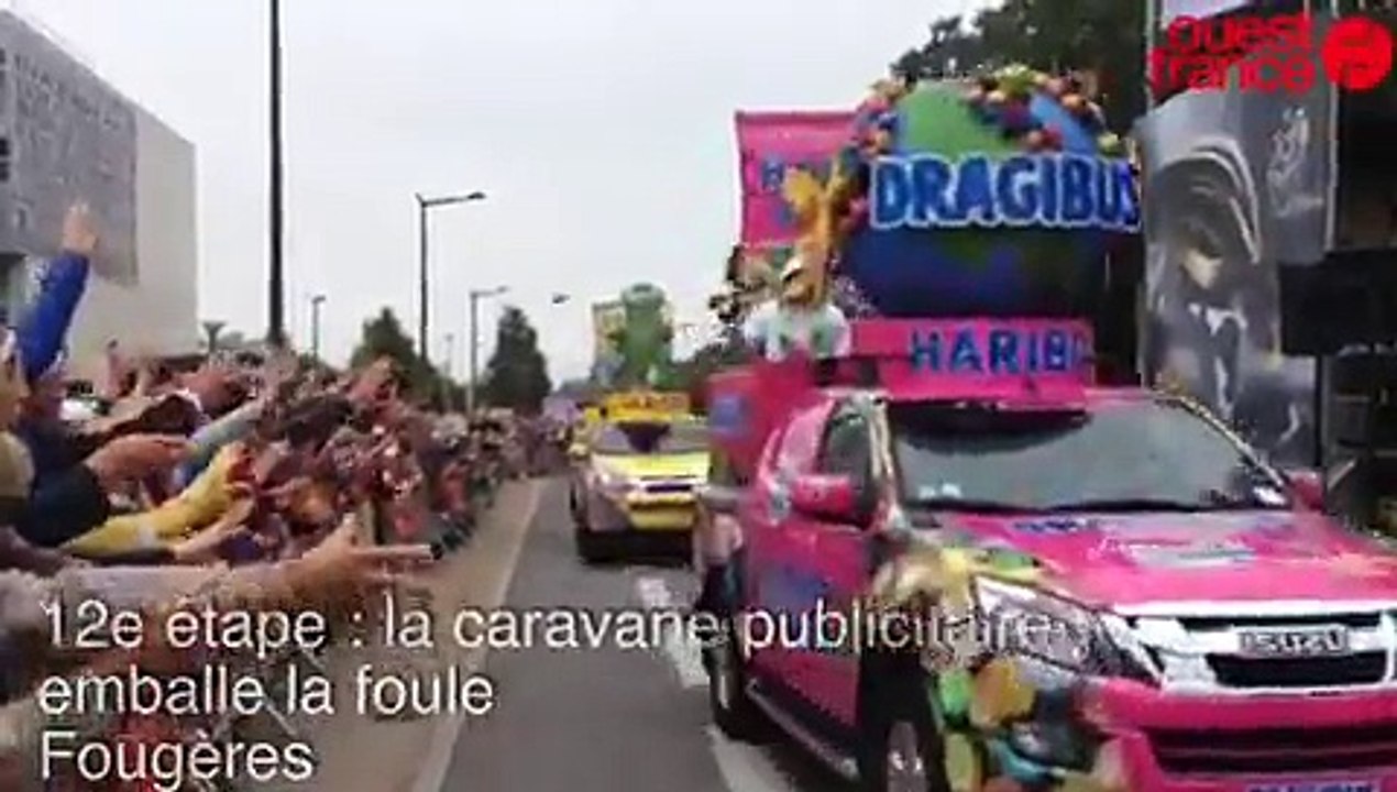La caravane publicitaire emballe la foule
