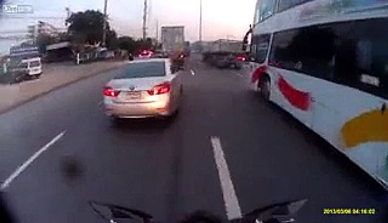 Jisay Allah Rakhay.Lucky Scooter Driver Escapes from Death -Accident. Dailymotion